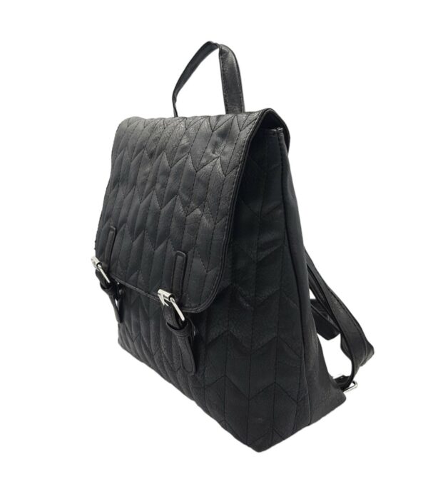 Γυναικεία τσάντα πλάτης (BACKPACK) καπιτονέ Μαύρη που κλείνει με καπάκι - Image 3